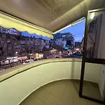 Hostel Blloku Vibes - Female Only Tirana