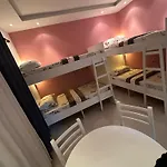 Hostel Blloku Vibes - Female Only Tirana